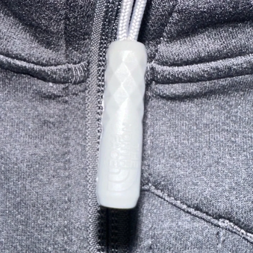 The North Face FlashDry 1/4 Zip Pullover L Gray Performance Athletic Sweatshirt